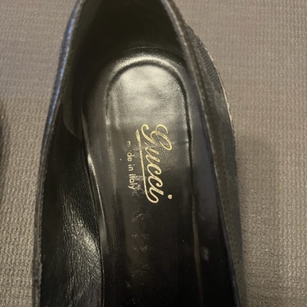 Gucci represent the best of Italian craftsmanship and quality. - Picture 4 of 5